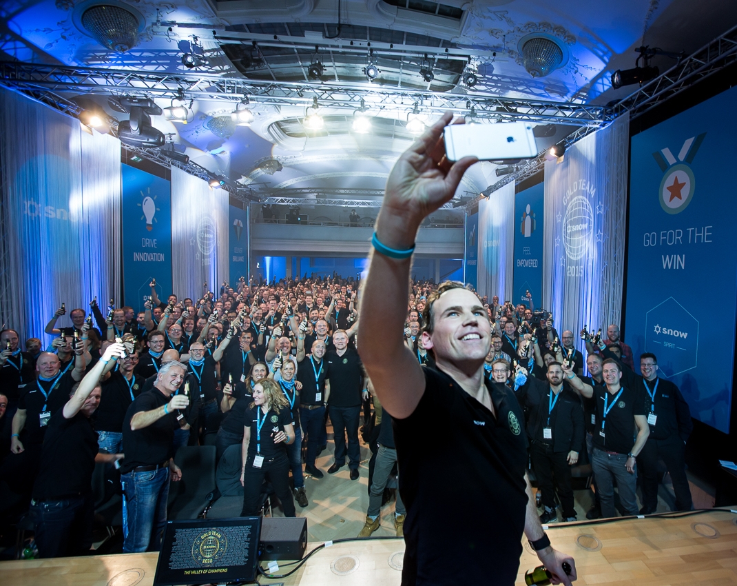 At Snow we win together and celebrate together. Here is our inspiring CEO, Axel Kling, taking a selfie for his mom at our company event in Engelberg, Switzerland.