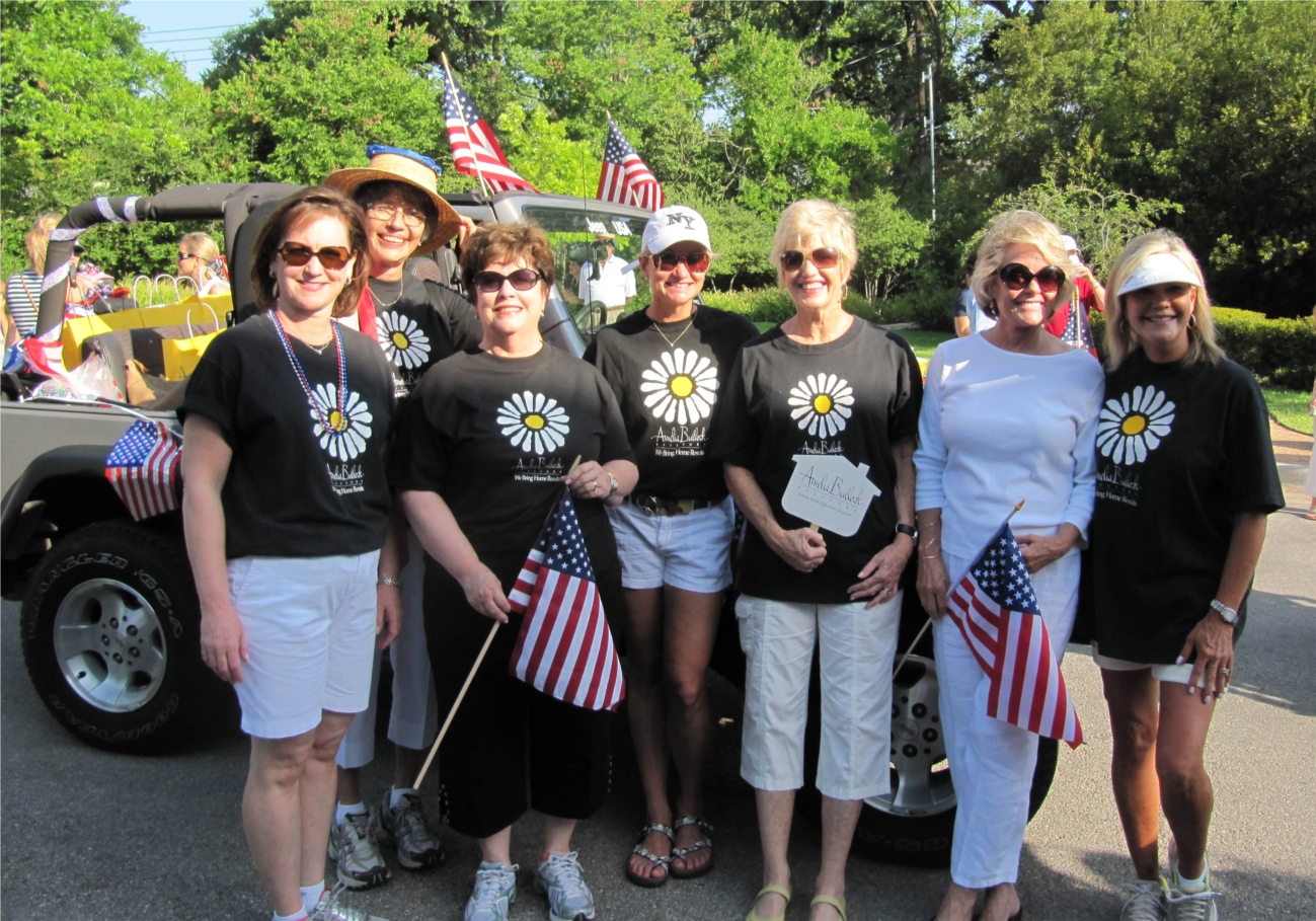 Amelia Bullock agents celebrating at the Annual Tarrytown 4th of July Parade