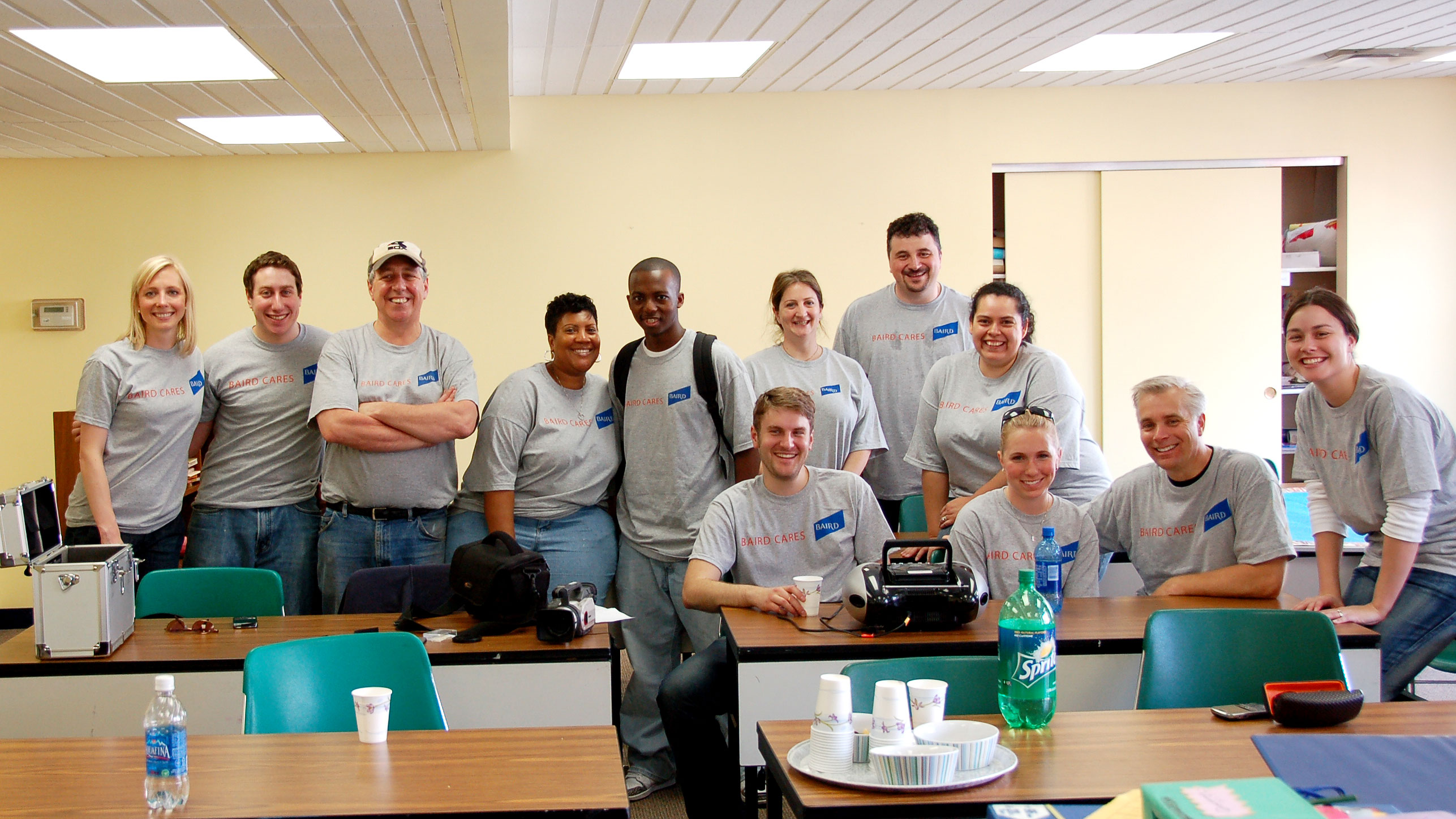 Associates in Baird’s Chicago office spent an afternoon painting at the Metro Achievement Center for girls, a supplementary after-school and summertime mentoring program.