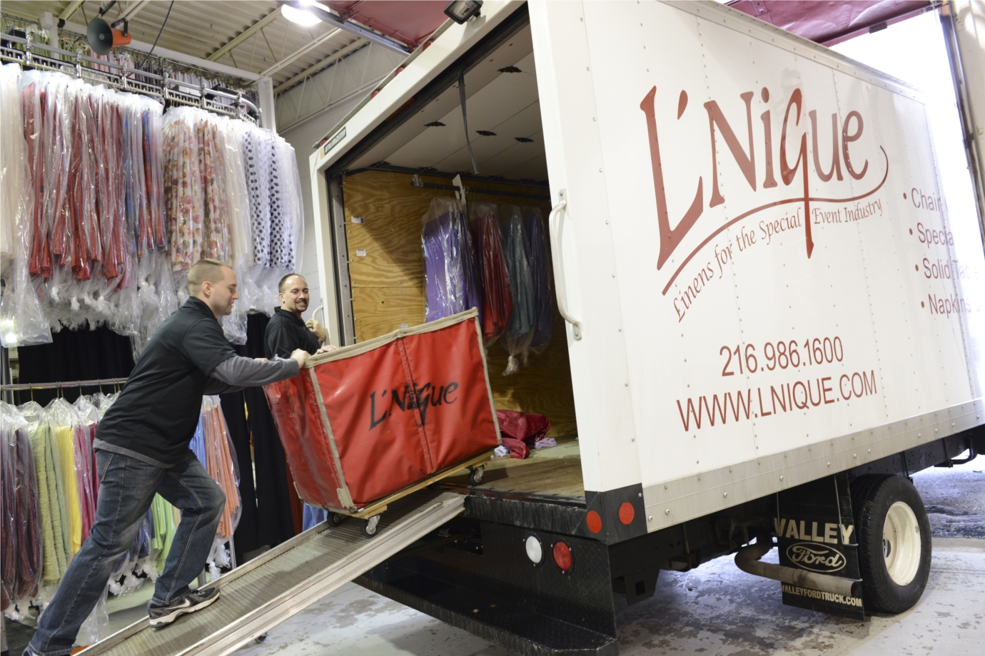 At L'Nique, it's all about the personal, human touch. Our linens are inspected and counted using our triple check process before they are delivered. Upon pick-up, our goal is to let the client know, within 24 hours, of any missing items.