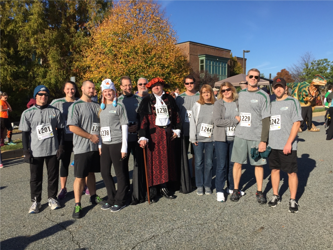 Pennoni employees participate in City of Newark Masquerade 5K. 