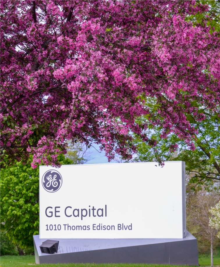 The entrance to GE Capital's Cedar Rapids office
