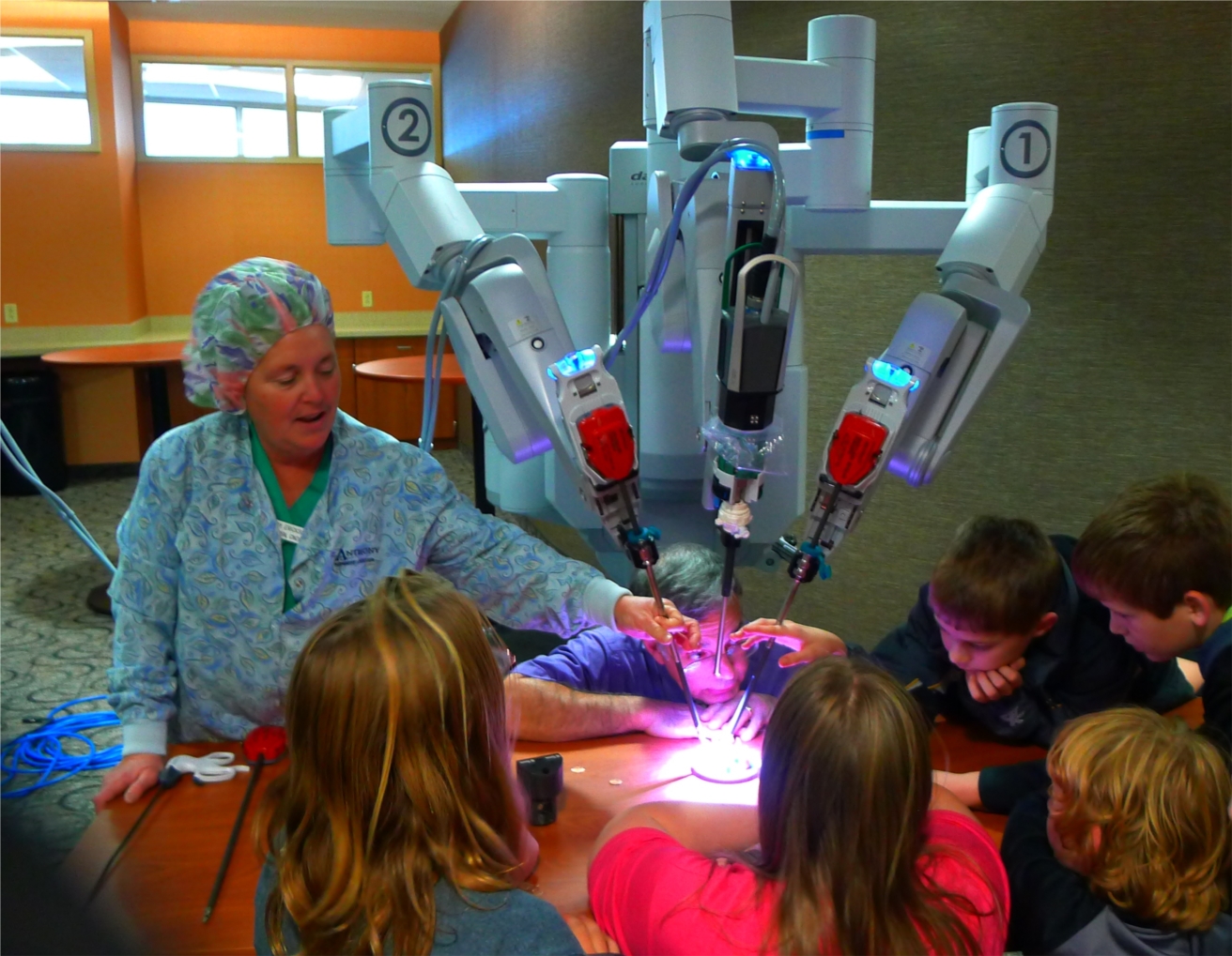 Sharing with grade school children how the DaVinci Surgical Robot operates