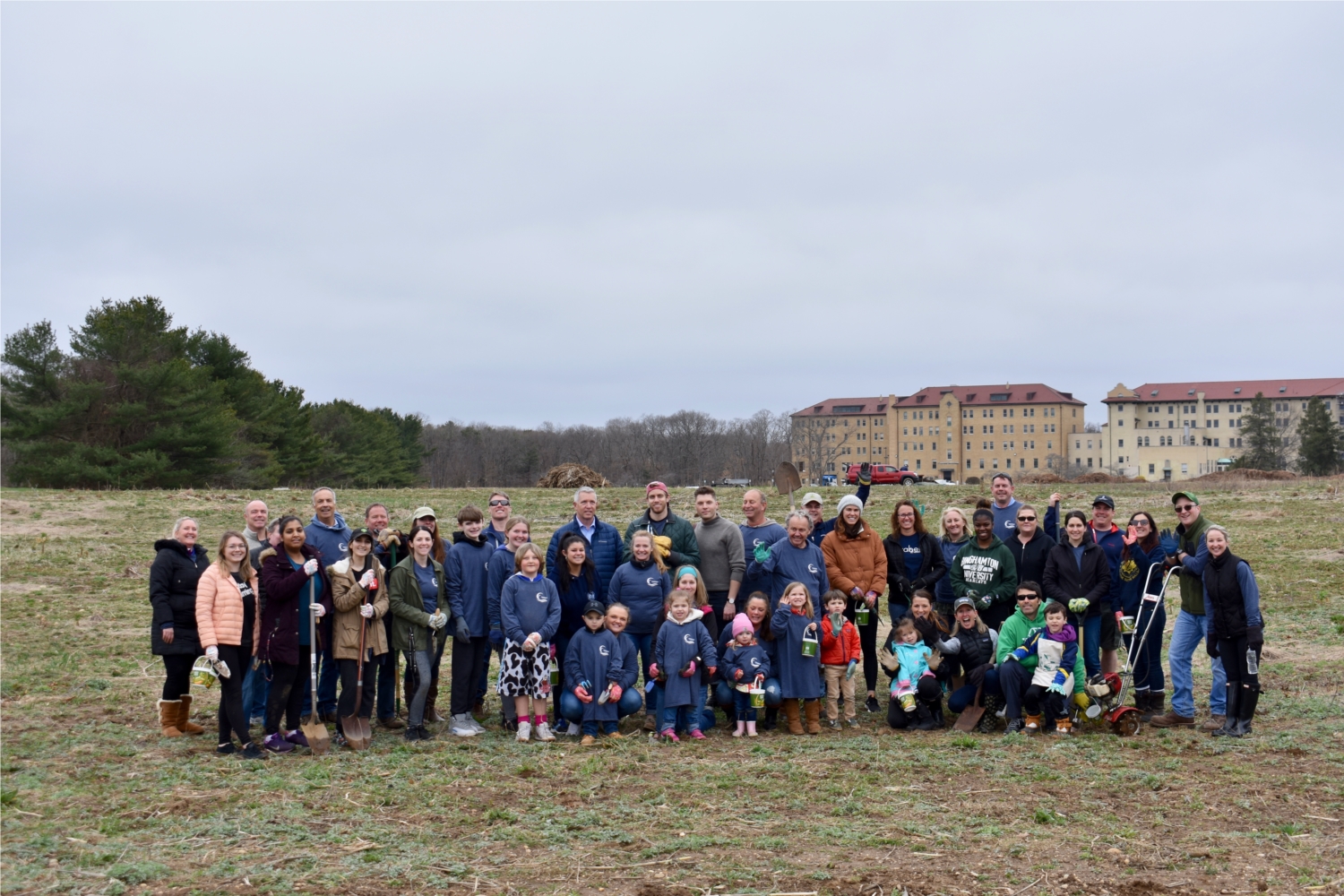 Lessing's partnered with Island Harvest Food Bank and helped plant seeds in their Giving Garden that will help support the 300,000 food insecure Long Islander's in need.