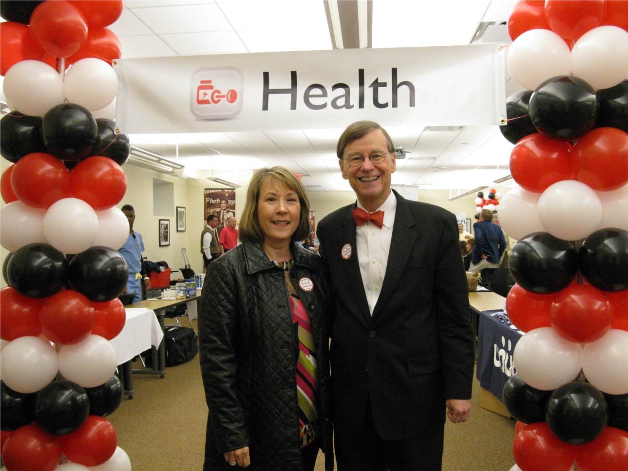 Claire Shapiro, HR Director, and Dr. William Troutt, President, at the 2014 Faculty & Staff Wellness Fair.