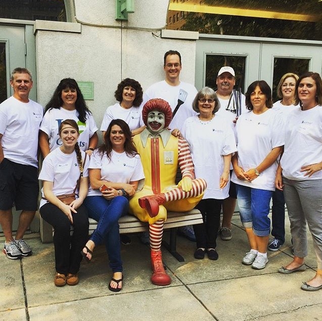 Associates using Ascensus Volunteer Time Off (VTO) to be guest chefs at Ronald McDonald House in Philadelphia.