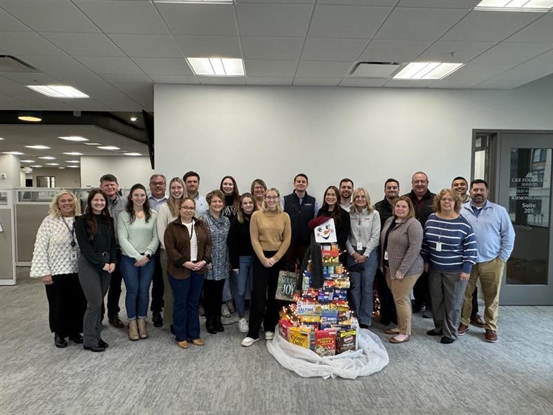 Food Drive Group Photo 2025.jpg