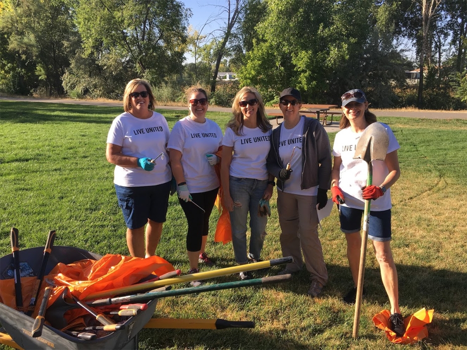 O.C. Tanner employees participating in United Way Day of Caring.