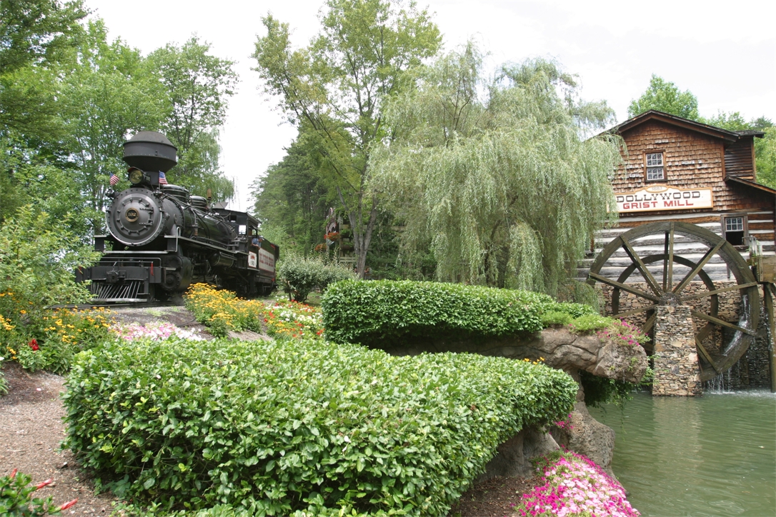 DW_Shops_Dollywood- DW Express and Grist Mill.jpg