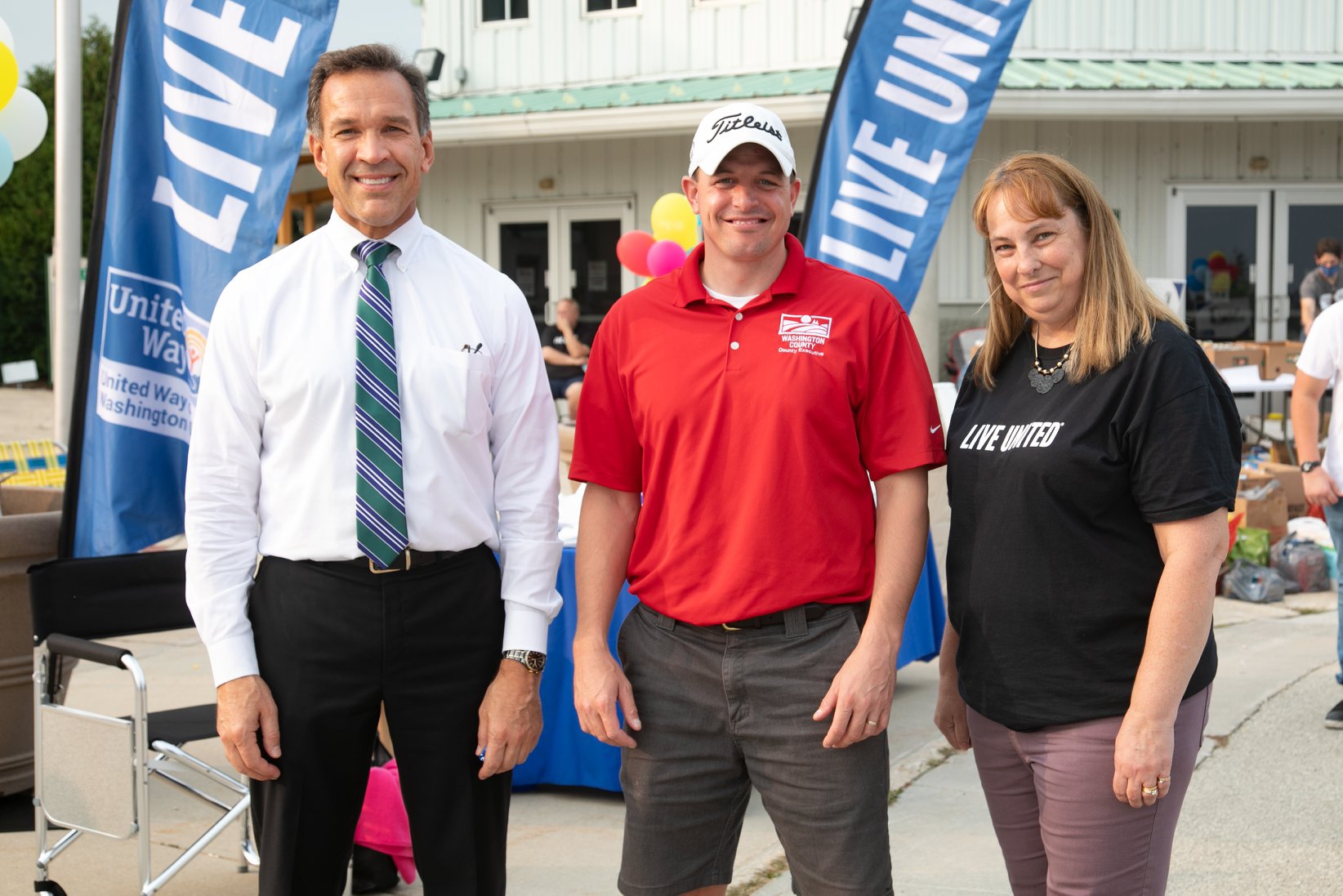 Tom Hopp (left), Co-Founder & President of Commerce State Bank also is the President, Board Officer of The United Way of Washington County