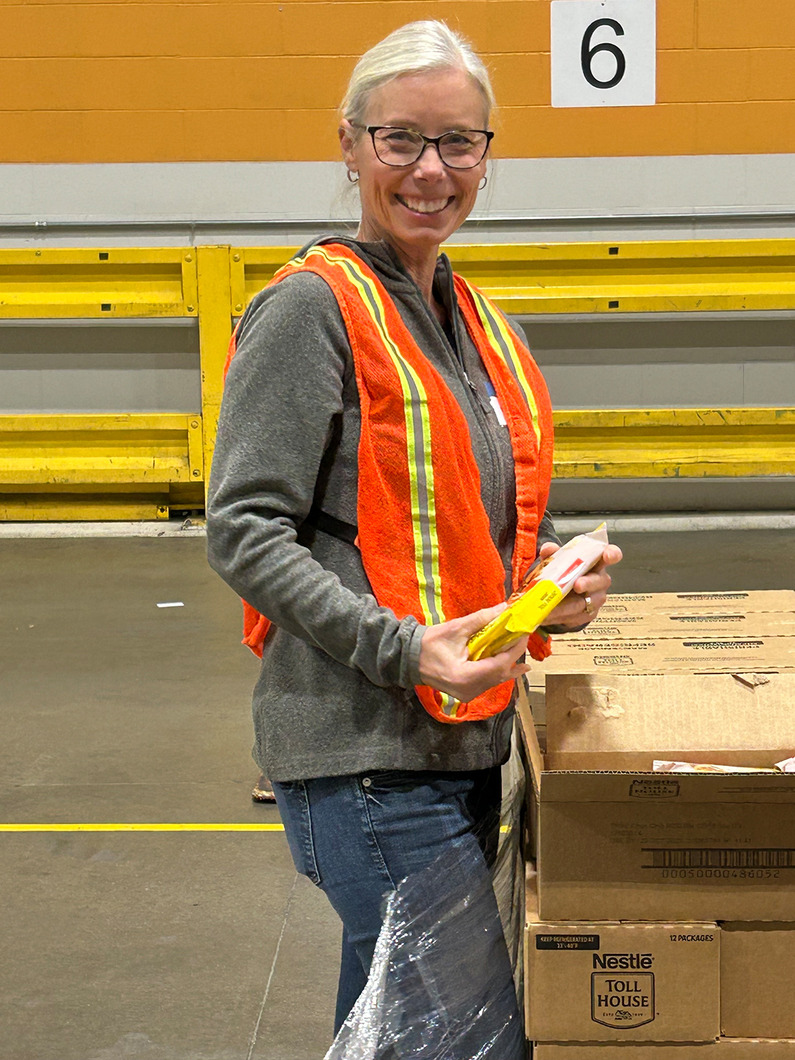 Staff Volunteer Day at Gleaner's Food Bank