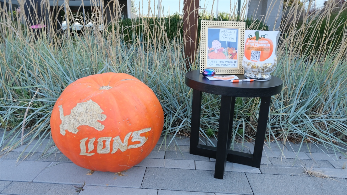 Pumpkin Guessing Contest.JPG