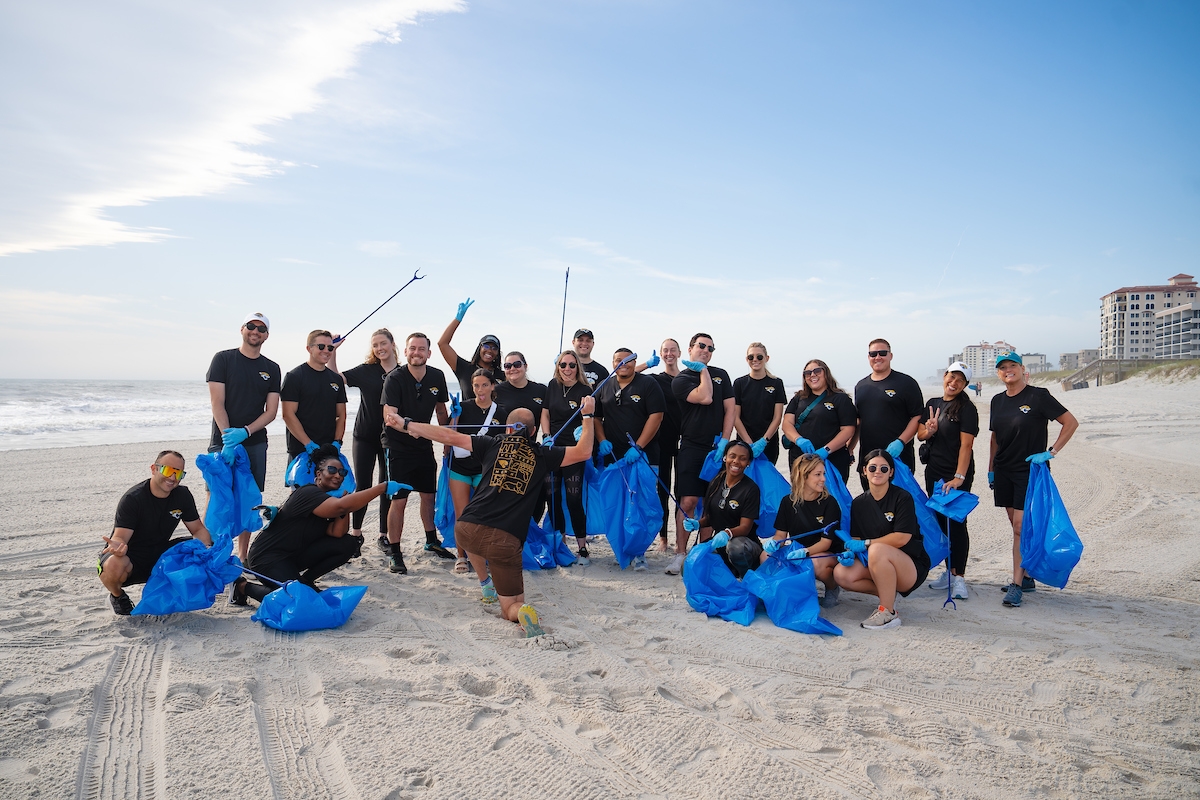 2024_0410_BeachCleanup_12.jpg