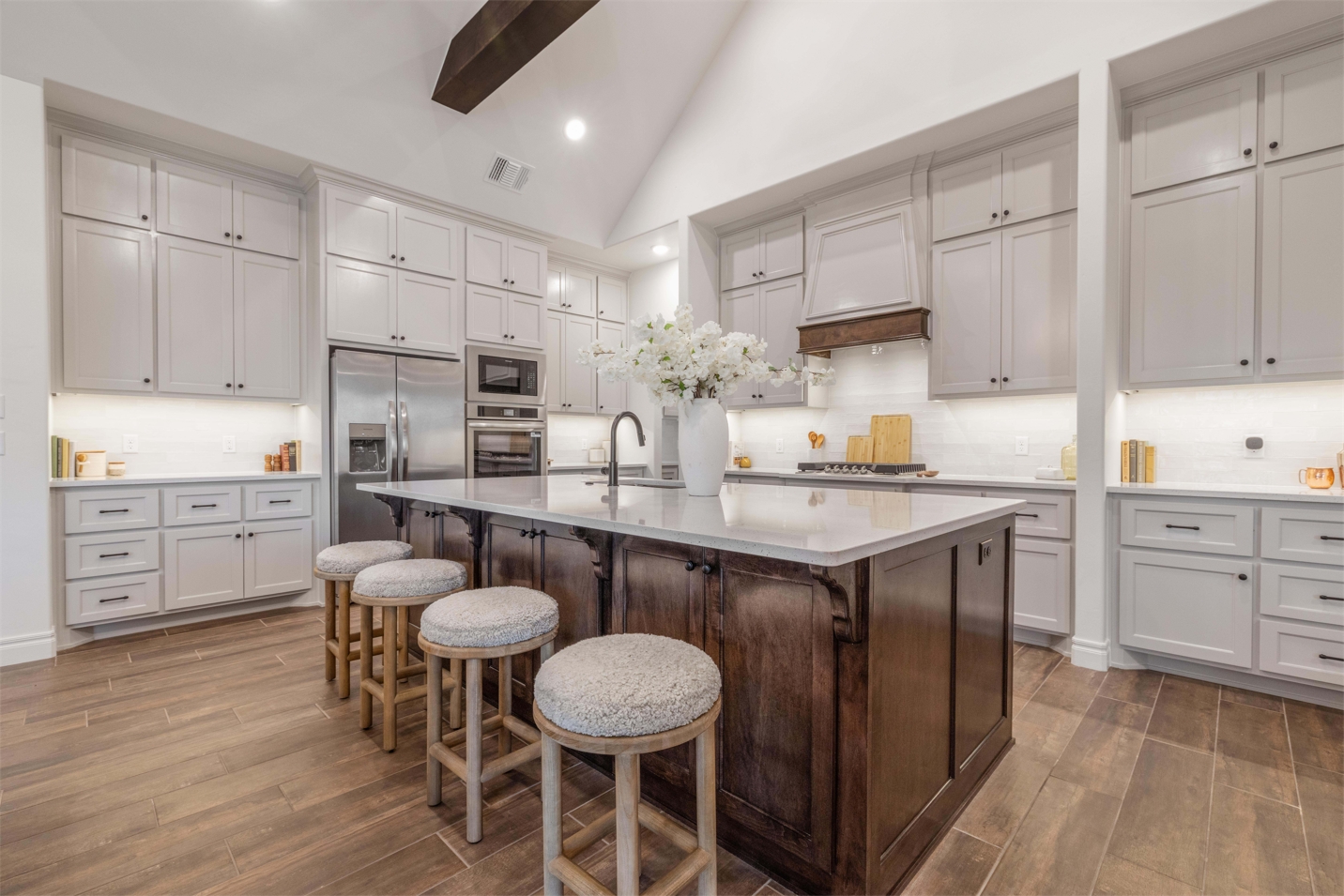 Ashleaf Farms - Lynne Bonus Room Model Home Kitchen