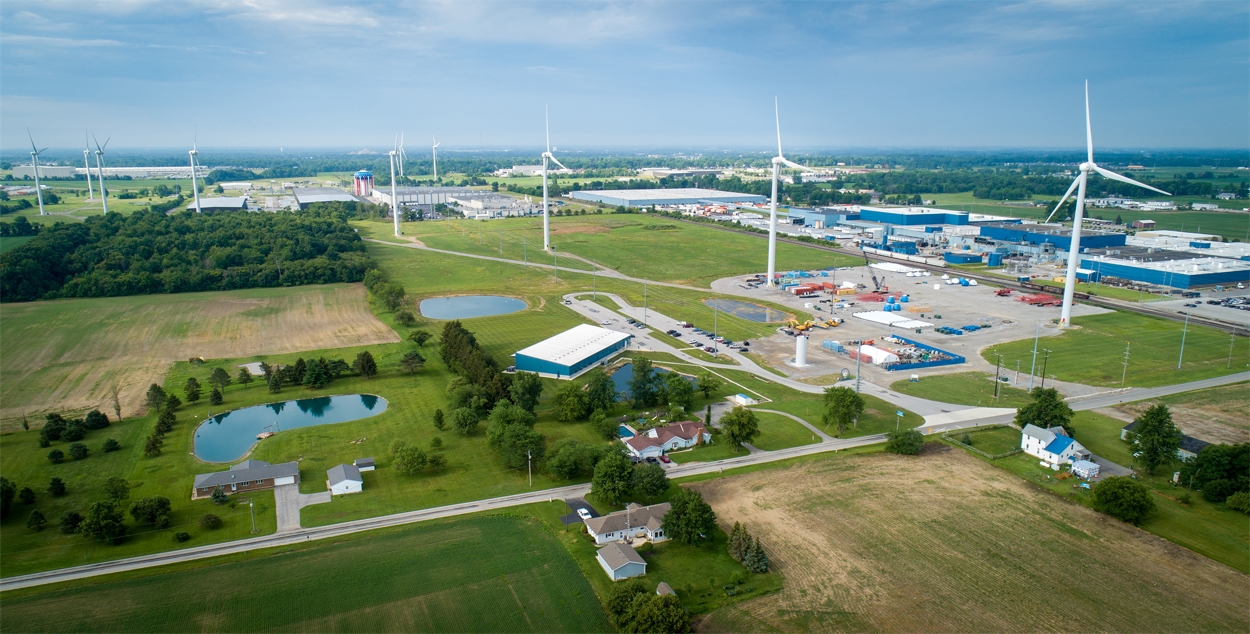One Energy’s headquarters is located at the North Findlay Wind Campus in Findlay, Ohio. Nestled between three customer sites, the campus includes an office building, wind turbine training tower, crane and component laydown yard, and more.