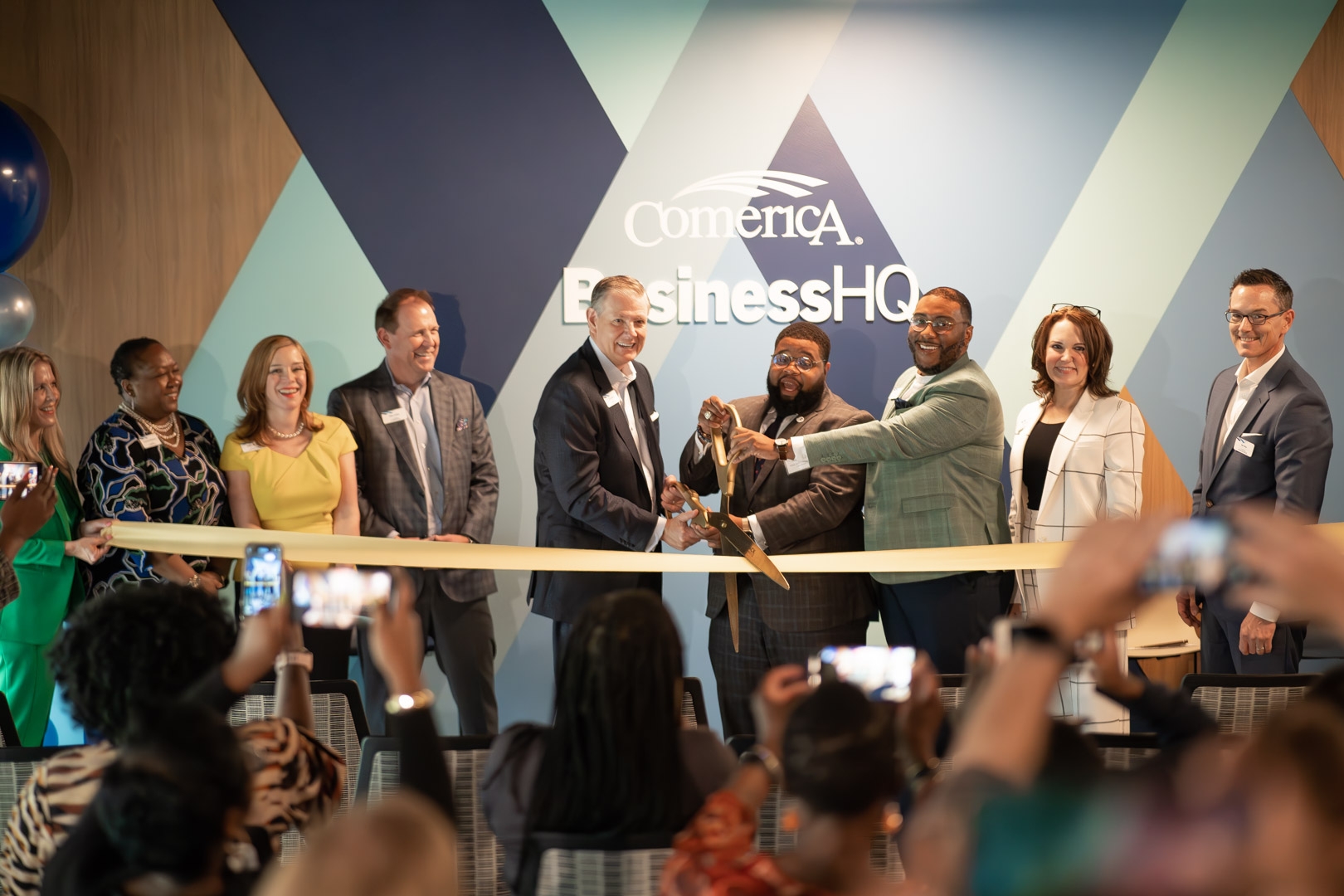 Comerica BusinessHQ Ribbon Cutting-image (3).png