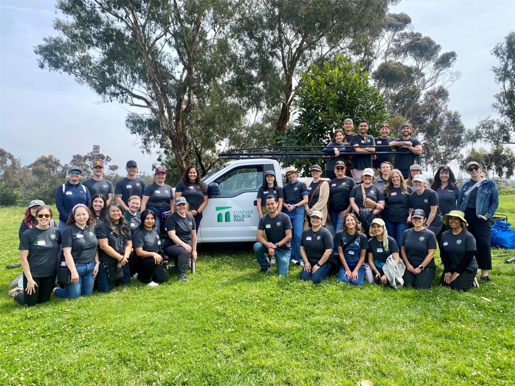 1 Group picture_volunteer forever balboa park.jpg