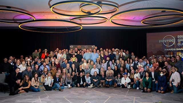 sales-summit- Large Group Picture.jpg