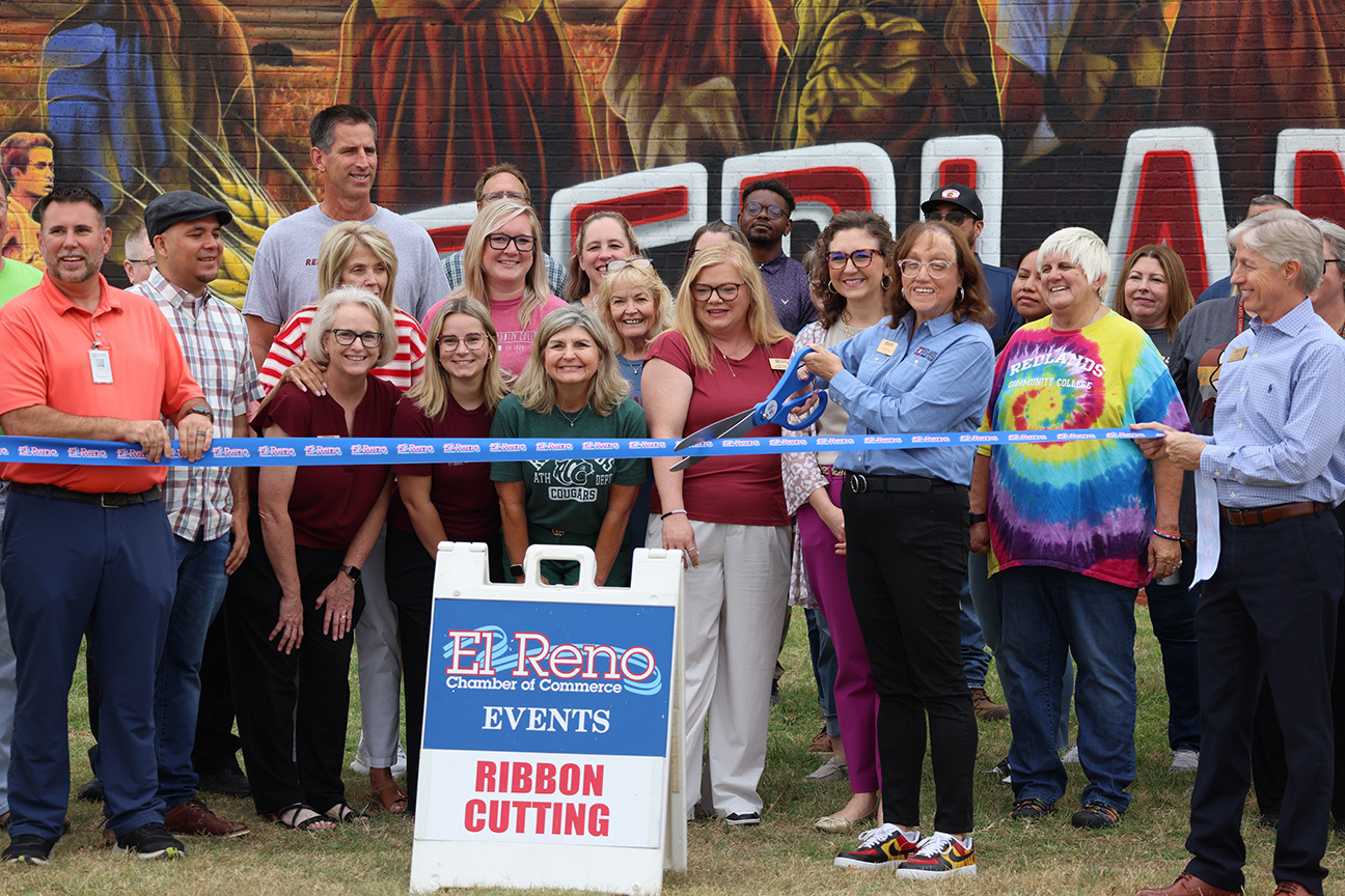 Mural ribbon cutting.jpg