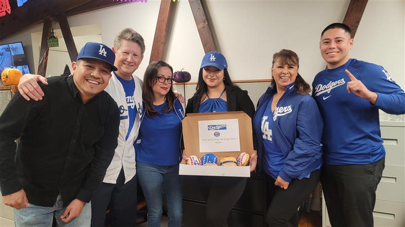 Dodger Group[96].jpg