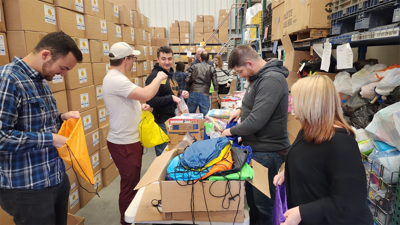 Putting kits together to help refugees