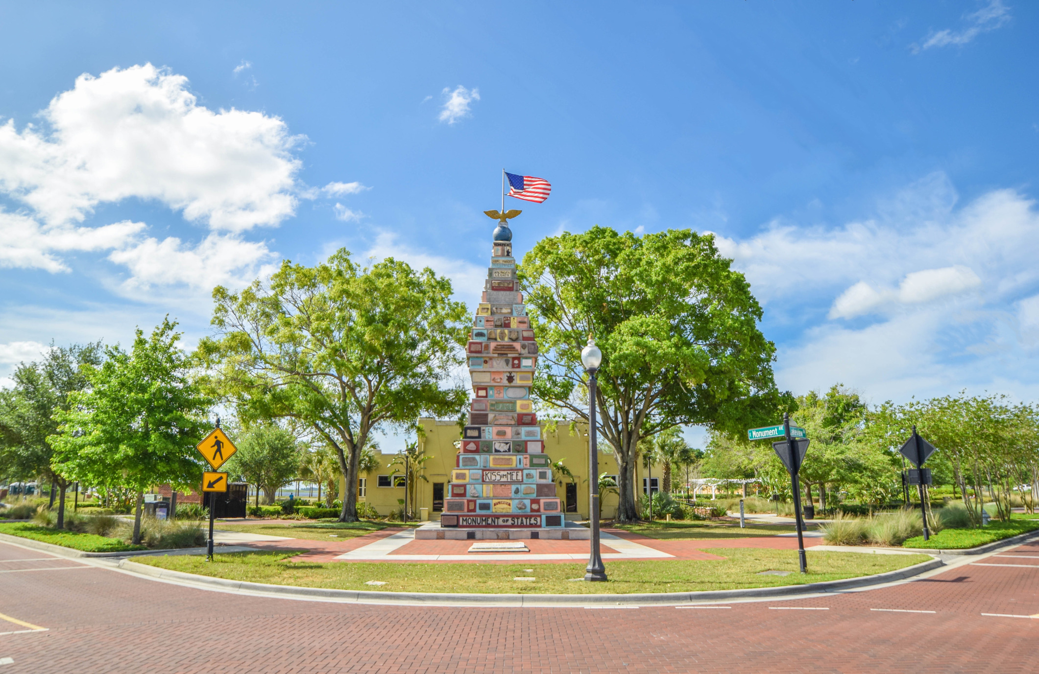 Monument of States_wide angle.jpg
