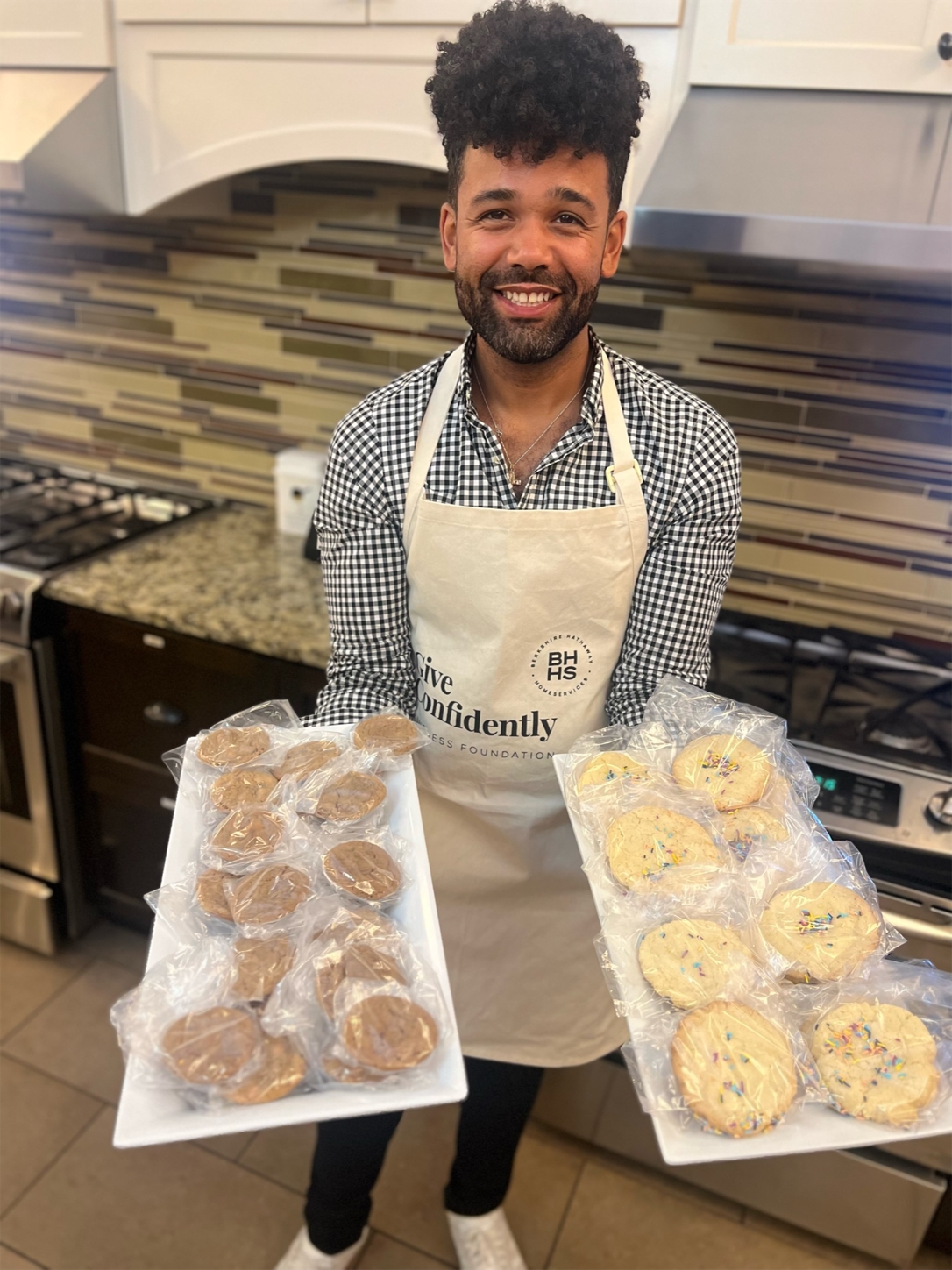 Knowing that warm cookies can provide comfort, agents and staff from BHHS Chicago’s Michigan Avenue office made Cookies From The Heart at Ronald McDonald House Near Lurie Children’s Hospital this summer.