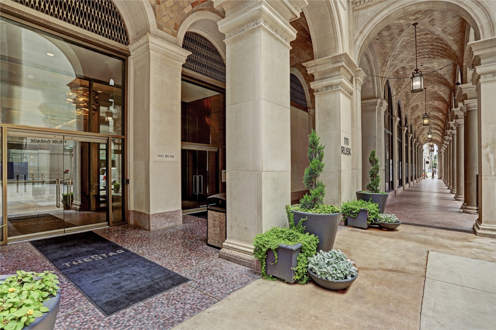 The Star Apartments at The Historic Texaco Headquarters Building, Houston, TX.  Photo: Lauren Parsons