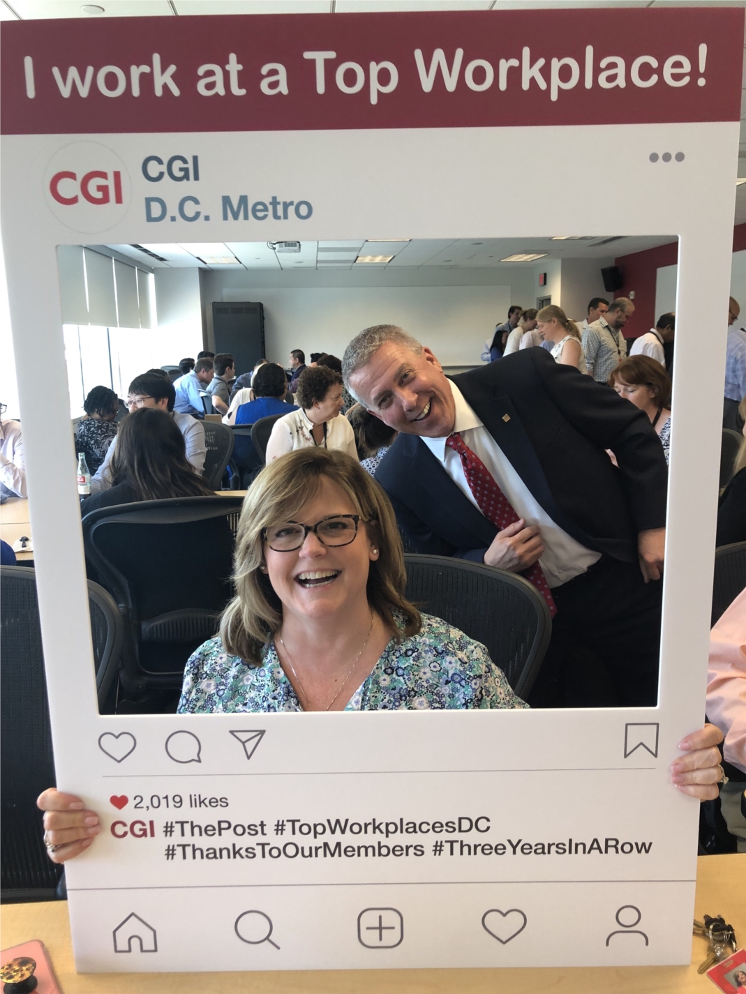 CGI U.S. CSG President Dave Henderson celebrates 2019 Washington Post Top Workplaces win with members 