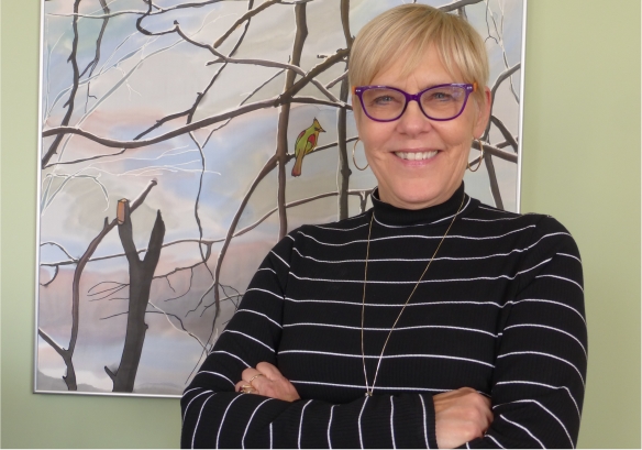 For more than 15 years, Linda Seiter has served as the Executive Director of Caracole, providing strategic direction and vision to the organization by actively building partnerships, supporting community efforts and advocating for those at-risk for or living with HIV/AIDS.