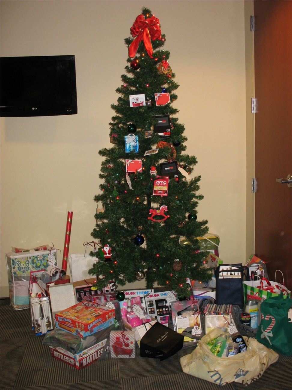 The Hartford’s employees in Tampa collected gifts for children in need this holiday season.