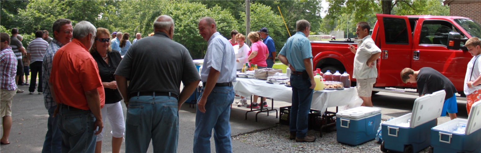 Twin Lakes company picnic at Standing Stone State Park.