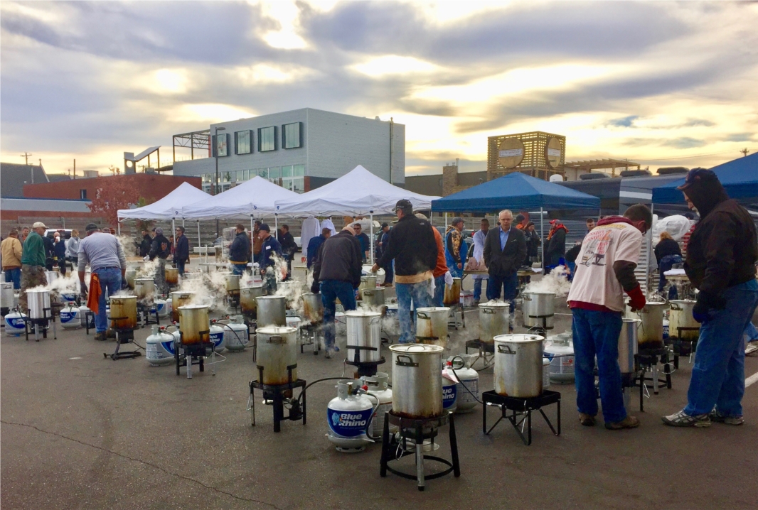 Another shot from the 2016 Tracy Lawrence turkey fry at the Nashville Rescue Mission, sponsored by Accurate Mortgage Group.